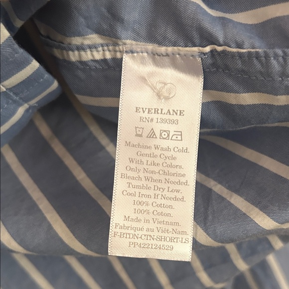 Everlane The Way-Short Shirt Blue and White Striped Button Down - Picture 5 of 6